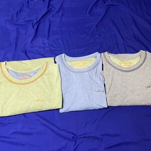 3 Orvis man XL short Sleeve Trout Bum - Light Yellow, Light Blue, Light Gray